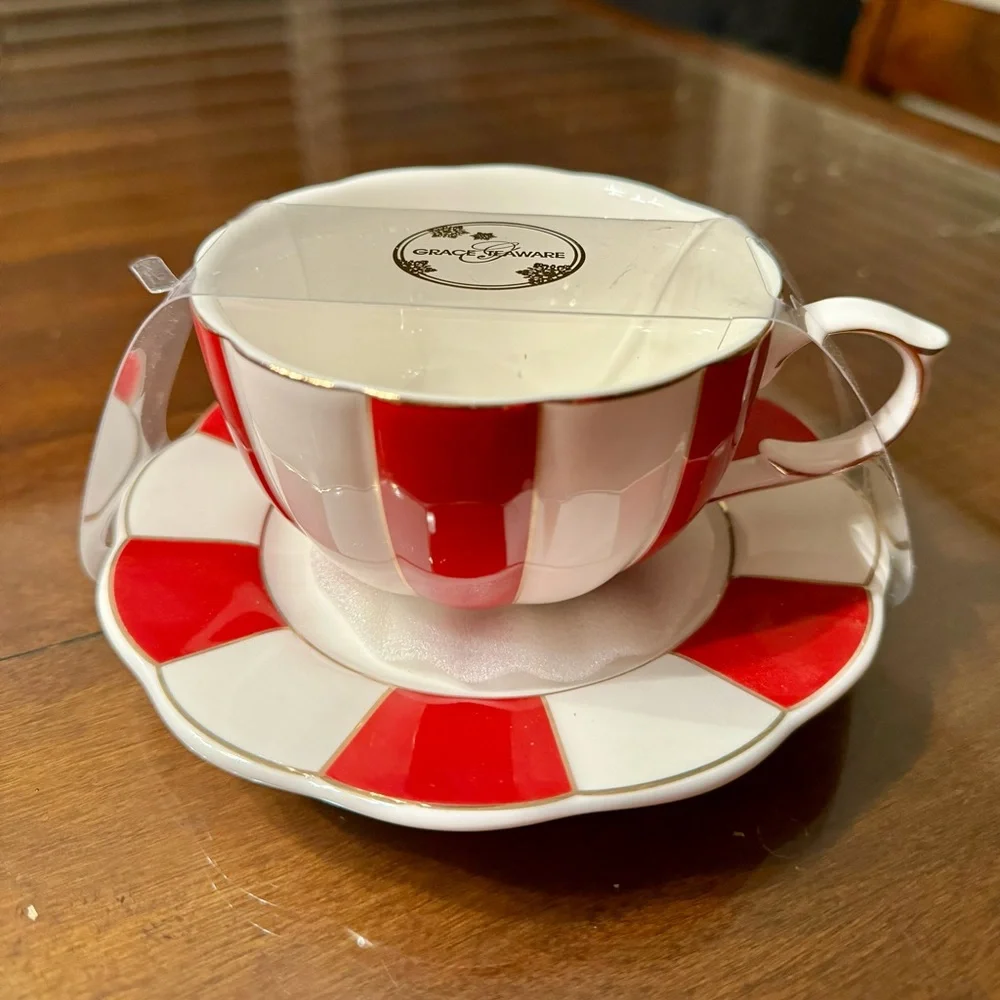 Peppermint stripe Tea Cup Set